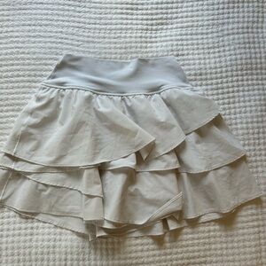 Arie offline white ruffle skort